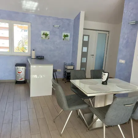 24 Makarska