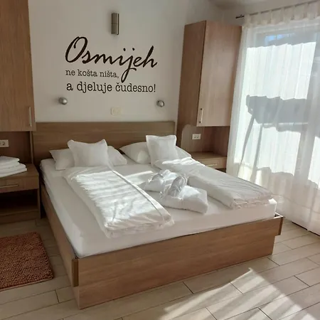 24 * Makarska