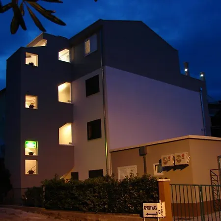 Apartman 24 *